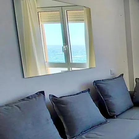 Surfers Nest Apartman *